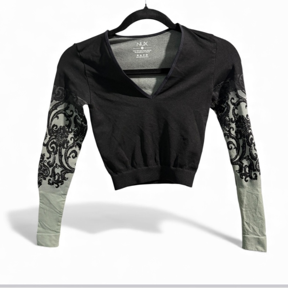 NUX Black V-Neck Long Sleeve Tee with Patterned Gray Sleeves